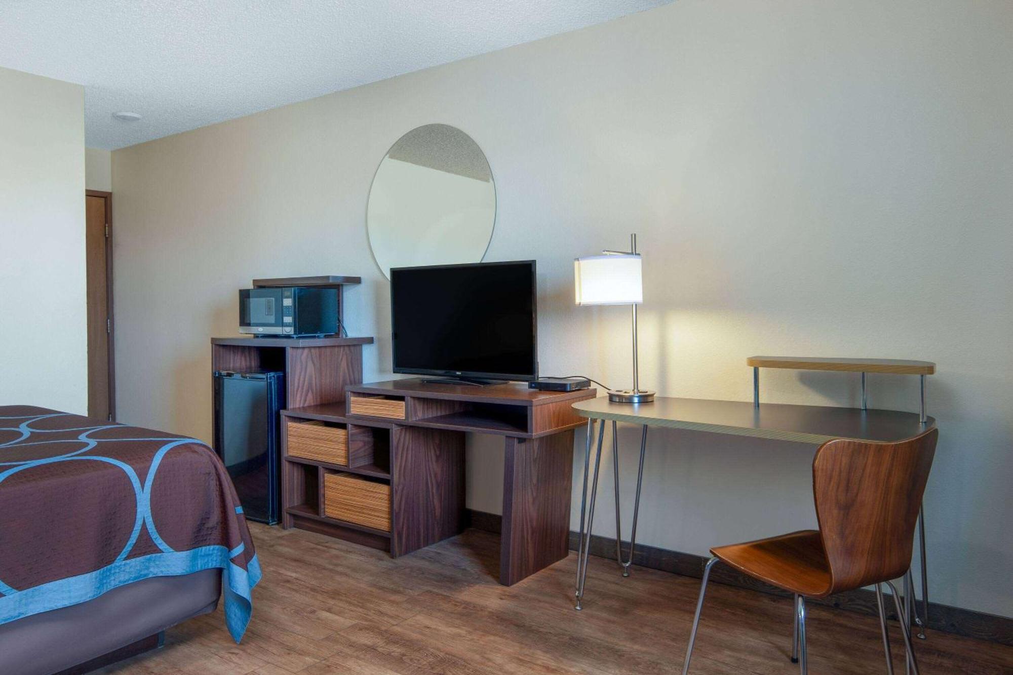 Super 8 By Wyndham Livingston Yellowstone Экстерьер фото